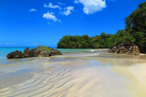 3 BR First Line Beach apt at playa bonita El paraíso building 101
